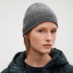 COS 100% cashmere beanie